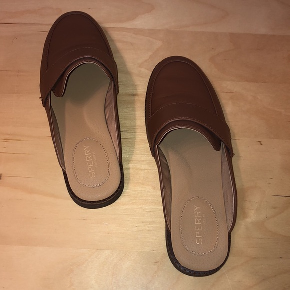 Sperry Slip on - Picture 2 of 4